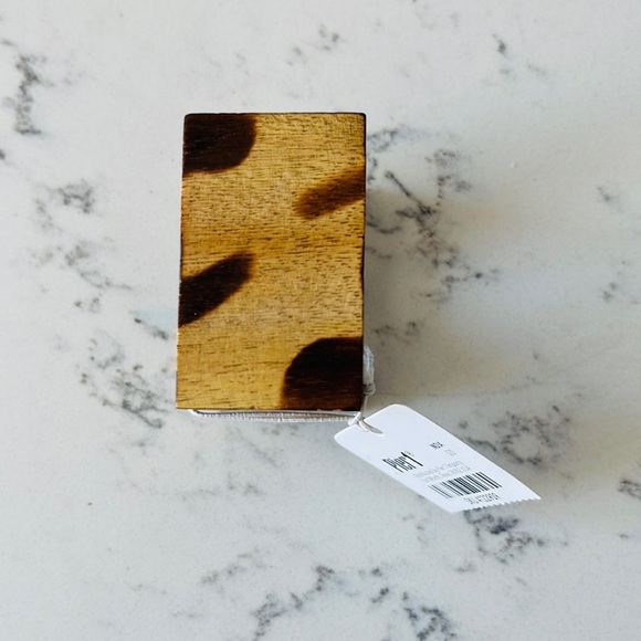 Pier 1 Leopard Square Napkin Ring - Picture 10 of 16